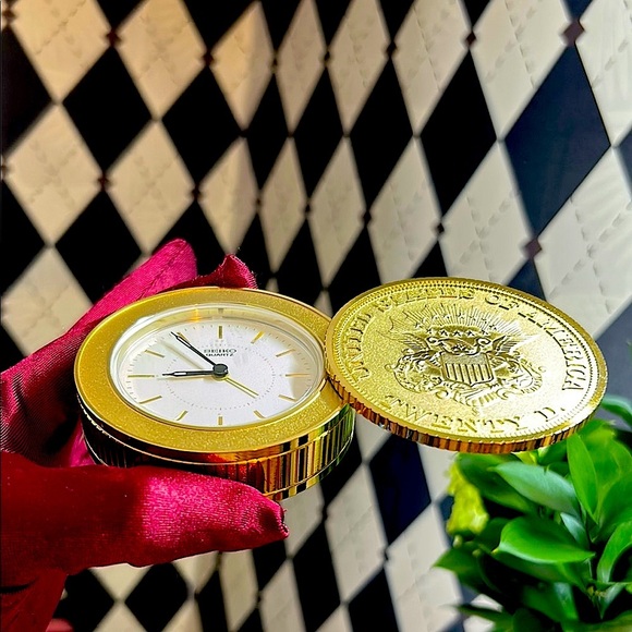 Collectible Coin Clock Presidential Seal Gold Quartz Seiko Alarm Vintage Luxury - Picture 6 of 16